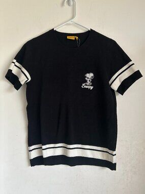 Peanuts - Embroidered Snoopy Tee Black and White